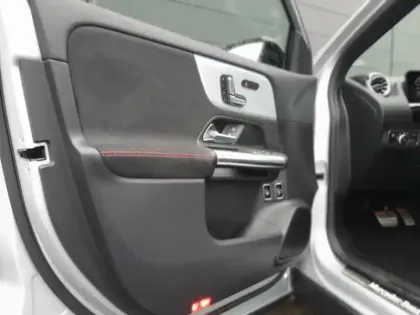 Photo 14 Mercedes GLA 250 e Hybrid EQ 