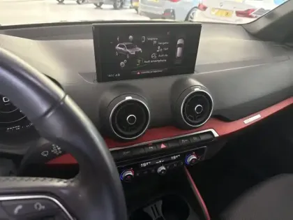 Photo 19 Audi Q2 30 TFSI sport