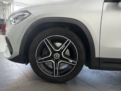 Photo 8 Mercedes GLA 200 d AMG Line