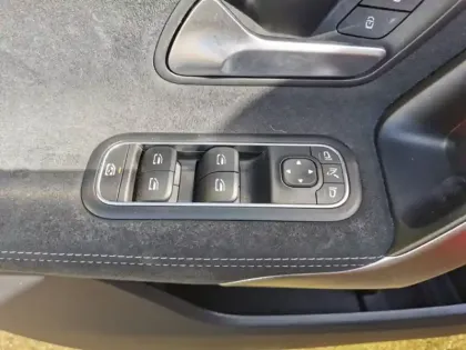 Photo 12 Mercedes Classe A 200 Compacte AMGLine 163 ch 7G
