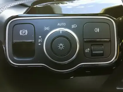 Photo 15 Mercedes Classe A 200 Compacte AMGLine 163 ch 7G