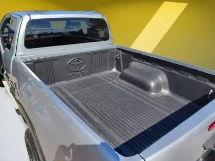 Photo 9 Toyota Hilux Xtra Cab Invincible 4WD