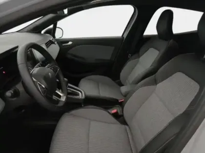 Photo 13 Renault Clio  1.6 E-Tech 145ch full hybrid Techno - 25