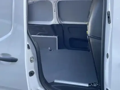 Photo 9 Opel Combo  Cargo M 650kg BlueHDi 100ch S&S Pack Premium Connect