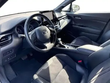 Photo 8 Toyota C-HR  1.8 Hybride 122ch Collection E-CVT