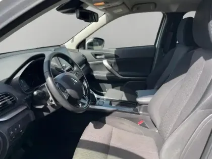 Photo 8 Mitsubishi Eclipse  Cross 2.4 MIVEC PHEV 188ch Invite 4WD 2023