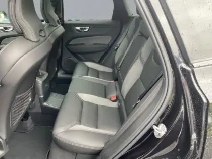 Photo 10 Volvo Xc60  T6 Hybride Rechargeable 350ch Black Edition Geartronic 8 AWD