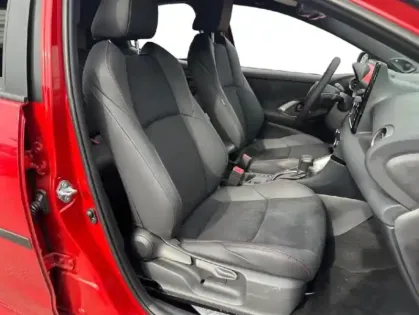 Photo 14 Toyota Yaris  130h GR Sport 5p MY25