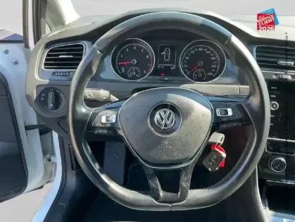 Photo 11 Volkswagen Golf  1.0 TSI 115ch BlueMotion Trendline Business 5p