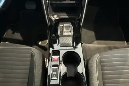 Photo 20 Peugeot 208  Electrique 50 kWh 136ch