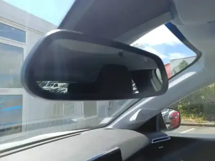 Photo 19 Peugeot 208  PureTech 100 S&S BVM6