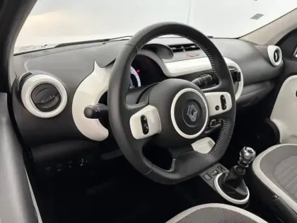 Photo 32 Renault Twingo  III 0.9 TCe 90 Energy E6C