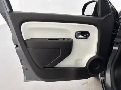 Photo 33 Renault Twingo  III 0.9 TCe 90 Energy E6C