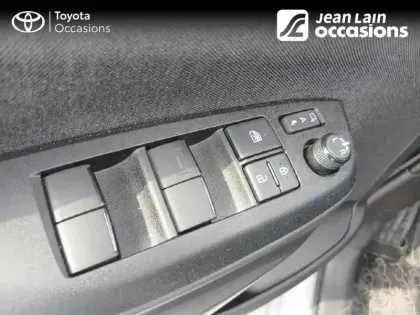 Photo 16 Toyota Yaris  Hybride 130h