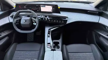 Photo 18 Peugeot 5008  Hybrid 145 ch e-DCS6