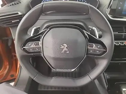 Photo 8 Peugeot 2008  BlueHDi 130 S&S EAT8