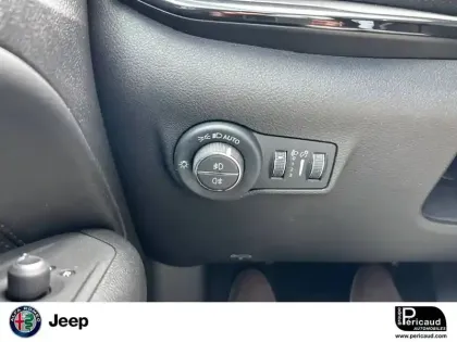 Photo 16 Jeep Compass  1.5 Turbo T4 130 ch e-Hybrid BVR7