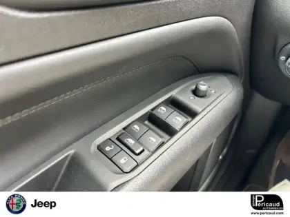 Photo 17 Jeep Compass  1.5 Turbo T4 130 ch e-Hybrid BVR7