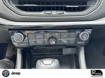 Photo 13 Jeep Compass  1.5 Turbo T4 130 ch e-Hybrid BVR7