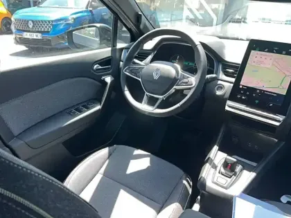 Photo 26 Renault Captur  E-Tech full hybrid 160 ch