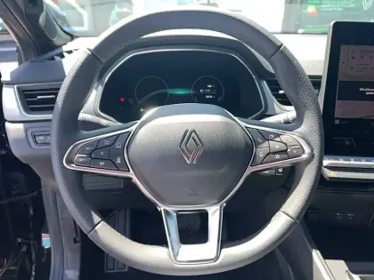Photo 14 Renault Captur  E-Tech full hybrid 160 ch