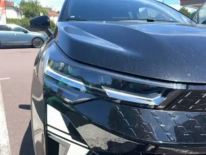 Photo 23 Renault Captur  E-Tech full hybrid 160 ch