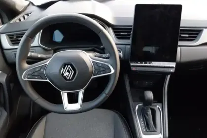 Photo 8 Renault Captur  E-Tech full hybrid 145 ch