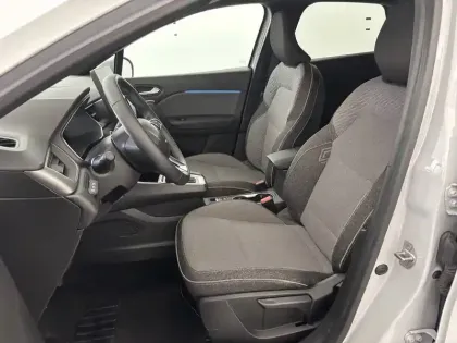 Photo 17 Renault Captur  E-Tech full hybrid 145 ch