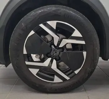 Photo 17 Peugeot 2008  PureTech 130 S&S EAT8