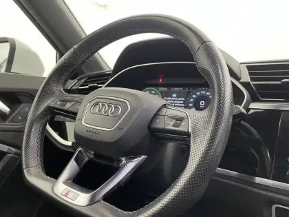 Photo 28 Audi Q3  45 TFSIe 245 ch S tronic 6