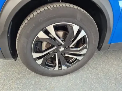 Photo 25 Peugeot 2008  PureTech 130 S&S BVM6