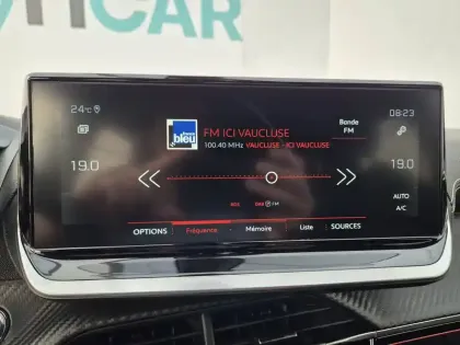 Photo 31 Peugeot 2008  PureTech 130 S&S BVM6