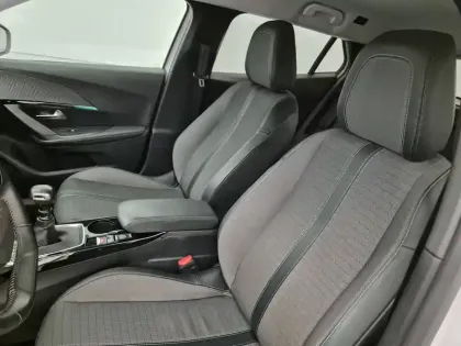 Photo 8 Peugeot 2008  PureTech 100 S&S BVM6
