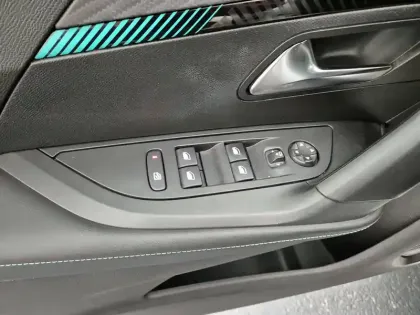 Photo 22 Peugeot 2008  PureTech 100 S&S BVM6