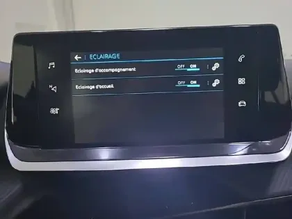 Photo 42 Peugeot 2008  PureTech 100 S&S BVM6
