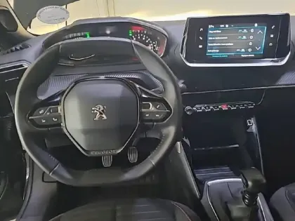Photo 27 Peugeot 2008  PureTech 100 S&S BVM6