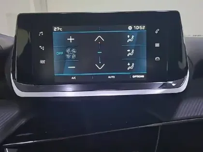 Photo 39 Peugeot 2008  PureTech 100 S&S BVM6