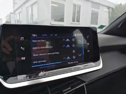 Photo 14 Peugeot 2008  PureTech 100 S&S BVM6