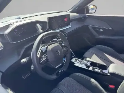 Photo 7 Peugeot 2008  Hybrid 136 e-DCS6