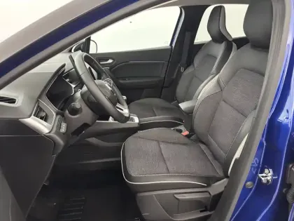 Photo 17 Renault Captur  mild hybrid 140