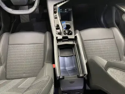 Photo 24 Peugeot 3008  Hybrid 136 e-DCS6