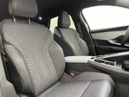 Photo 26 Peugeot 3008  Hybrid 136 e-DCS6