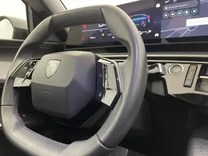 Photo 28 Peugeot 3008  Hybrid 136 e-DCS6