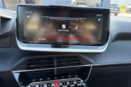 Photo 26 Peugeot 2008  PureTech 130 S&S EAT8
