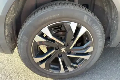 Photo 12 Peugeot 2008  PureTech 130 S&S EAT8