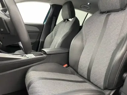 Photo 13 Peugeot 408  PHEV 180 e-EAT8