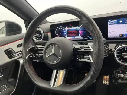 Photo 24 Mercedes Classe A  200 7G-DCT