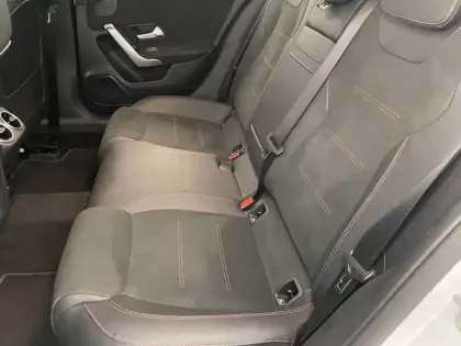 Photo 15 Mercedes Classe A  200 7G-DCT