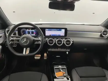 Photo 29 Mercedes Classe A  200 7G-DCT
