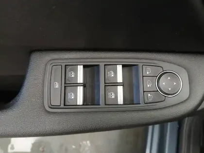 Photo 31 Renault Clio  Blue dCi 85